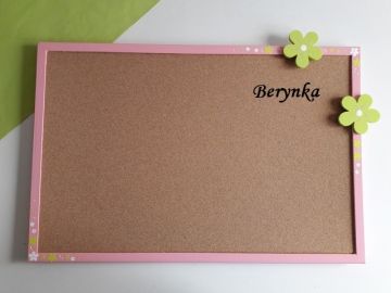 Dřevěné dekorace s kytičkou - růžová se zelenou a bílou