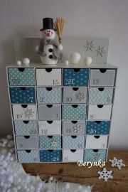 Adventní kalendář šedo-petrolejový se sněhulákem