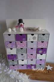 Adventní kalendář bílo-fialový se sněhulákem