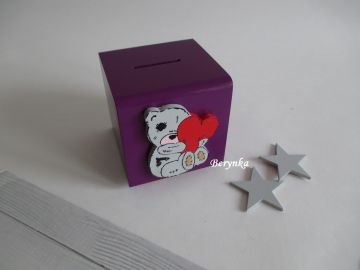 Dřevěná pokladnička s medvídkem