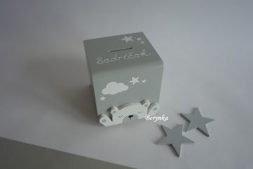 Dřevěná pokladnička s medvídkem