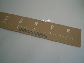 Dřevěné dekorace - hnědé s formulí