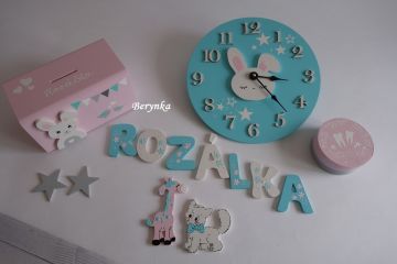 Dřevěné dekorace - růžovo-tyrkysové se zajíčkem