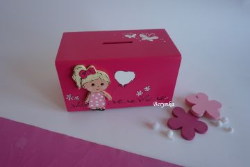 Dřevěná pokladnička s postavičkami - holčičkou a klukem