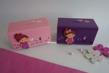 Dřevěná pokladnička s postavičkami - holčičkou a klukem