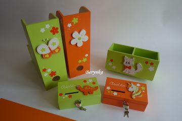 Dřevěné dekorace - oranžové se zelenou