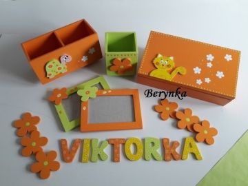 Dřevěné dekorace - oranžovo-žluté s kočičkou