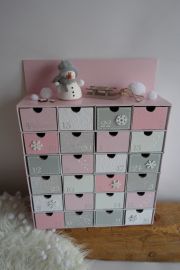 Adventní kalendář *pudrově růžový* se sněhulákem - různá provedení