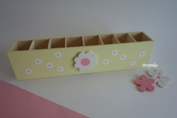 Dřevěný stojánek na pastelky - 8 komorový - různé motivy