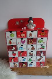 Adventní kalendář s dřevěnými obrázky