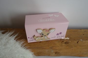 Dřevěná pokladnička se srnkou