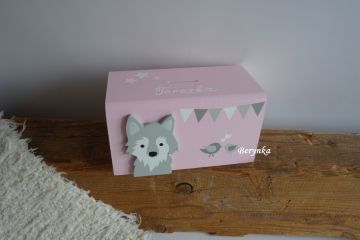 Dřevěná pokladnička s vlkem