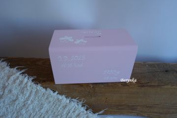 Dřevěná pokladnička s vlkem