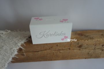 Dřevěná pokladnička se jménem/monogramem