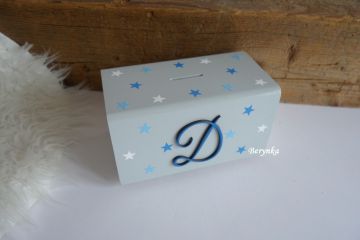 Dřevěná pokladnička se jménem/monogramem