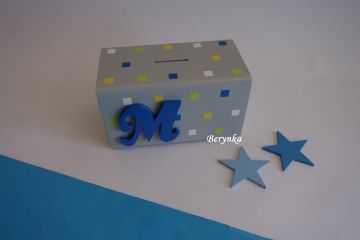 Dřevěná pokladnička se jménem/monogramem