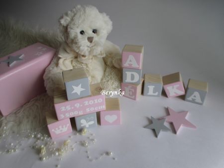 Dřevěná velká kostka s údaji o narození miminka