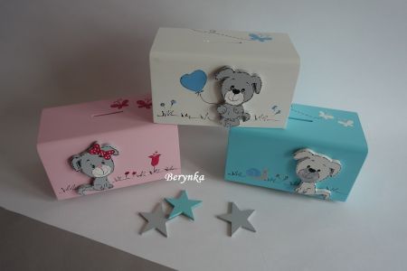 Dřevěná pokladnička se štěňátkem