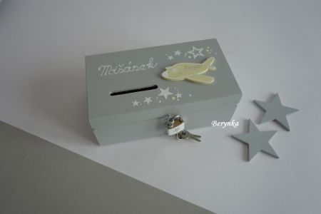 Dřevěná pokladnička s letadlem