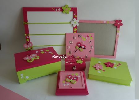 Dřevěné dekorace - zelené s růžovou a malinovou