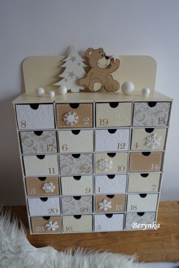 Adventní kalendář krémový s medvídkem