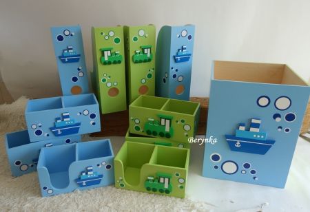 Dekorace s mašinkou a parníkem