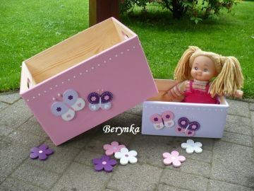 Dřevěná bedýnka s motýlky