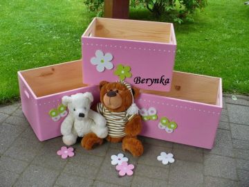 Dřevěná bedýnka s motýlky