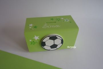 Dřevěná pokladnička s fotbalovým míčem