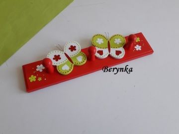 Dětský věšák s motýlky