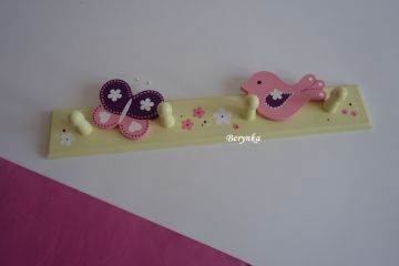 Dětský věšák s motýlky