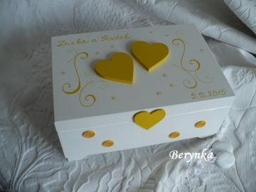 Svatební truhlička se srdíčky a spirálkami