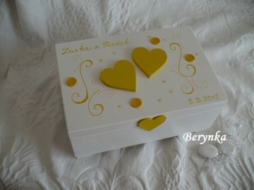 Svatební truhlička se srdíčky a spirálkami