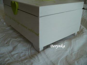 Svatební truhlička se srdíčky a spirálkami