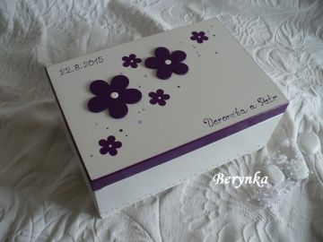 Svatební truhlička se srdíčky a spirálkami