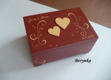 Svatební truhlička se srdíčky a spirálkami
