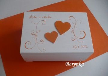 Svatební truhlička se srdíčky a spirálkami