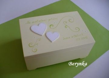 Svatební truhlička se srdíčky a spirálkami