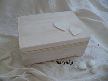 Svatební truhlička se srdíčky a spirálkami