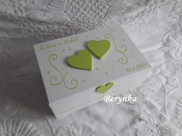 Svatební truhlička se srdíčky a spirálkami