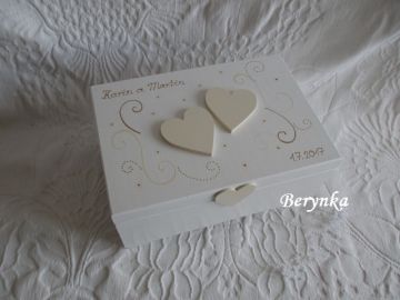 Svatební truhlička se srdíčky a spirálkami