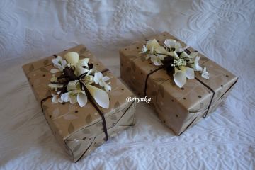 Svatební truhlička se srdíčky a spirálkami