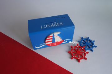 Dřevěná pokladnička s lodičkou