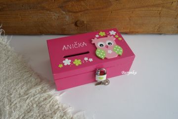 Dřevěná pokladnička se sovičkou