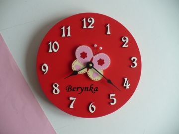 Hodiny s motýlkem - kulaté/čtvercové