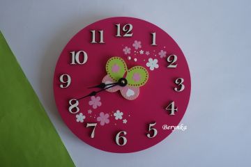 Hodiny s motýlkem - kulaté/čtvercové