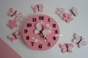 Hodiny s motýlkem - kulaté/čtvercové