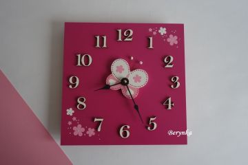 Hodiny s motýlkem - kulaté/čtvercové