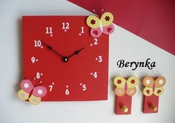 Hodiny s motýlkem - kulaté/čtvercové