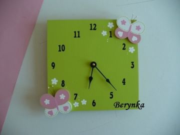 Hodiny s motýlkem - kulaté/čtvercové